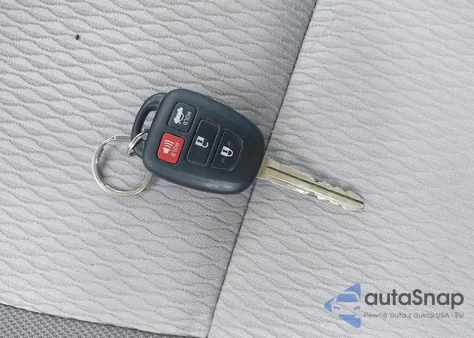 2014 Toyota Corolla Le z USA, uszkodzony, nr VIN 2T1BURHE3EC019219